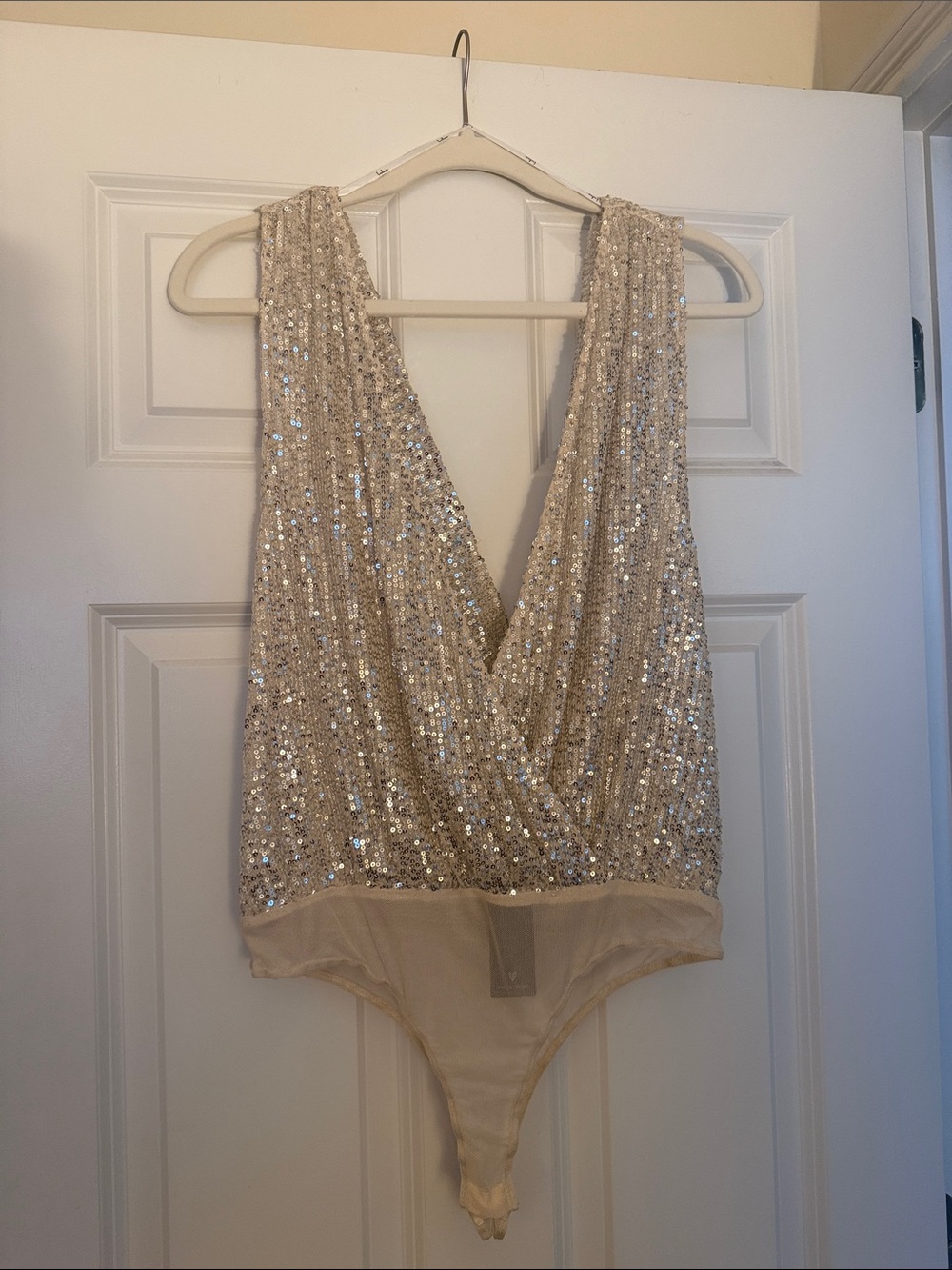 NEVER WORN! Lulu's Champagne Sequin Plunge V-Neck Bodysuit